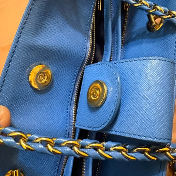 Salvatore Ferragamo Blue Leather Vara Bow Chain Shoulder Bag - Picture 4 of 14